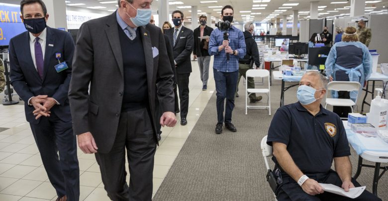 In New Jersey, despite new CDC guidelines, indoor masks are still required