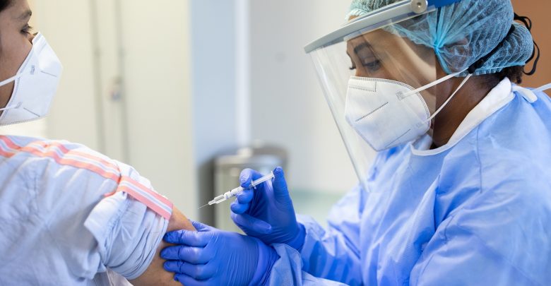 Pfizer meets with U.S. officials over COVID-19 booster shot