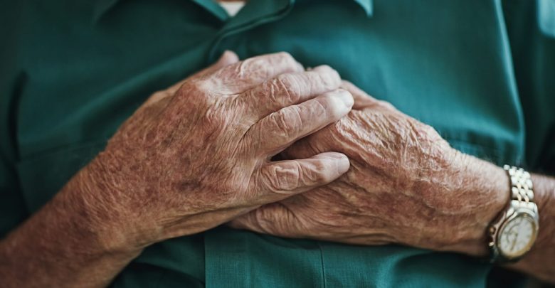 OAC reduces the risk of stroke with AF or HFrEF despite the higher risk of bleeding