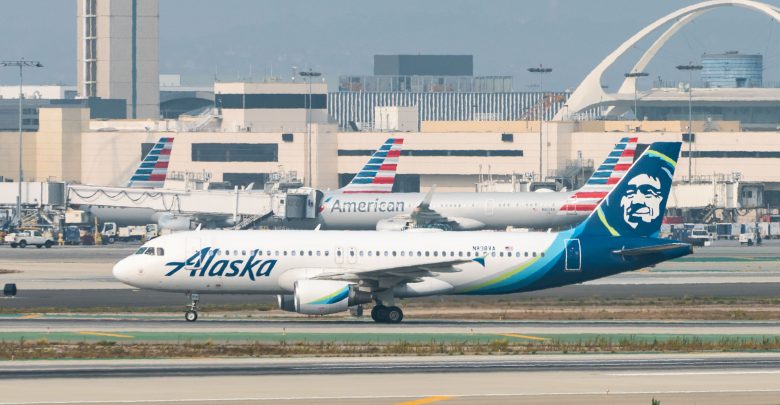 Alaska Airlines will give vaccinated employees $ 200 in breach of the company's mandate