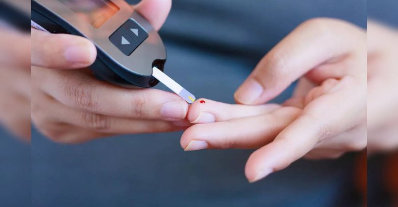 5 healthy habits you must follow if diabetes runs in your family