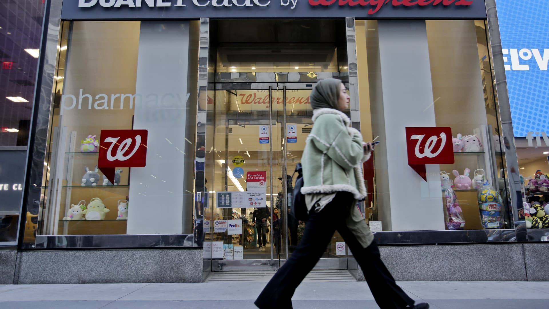 Walgreens pharmacy staff could stage nationwide walkout