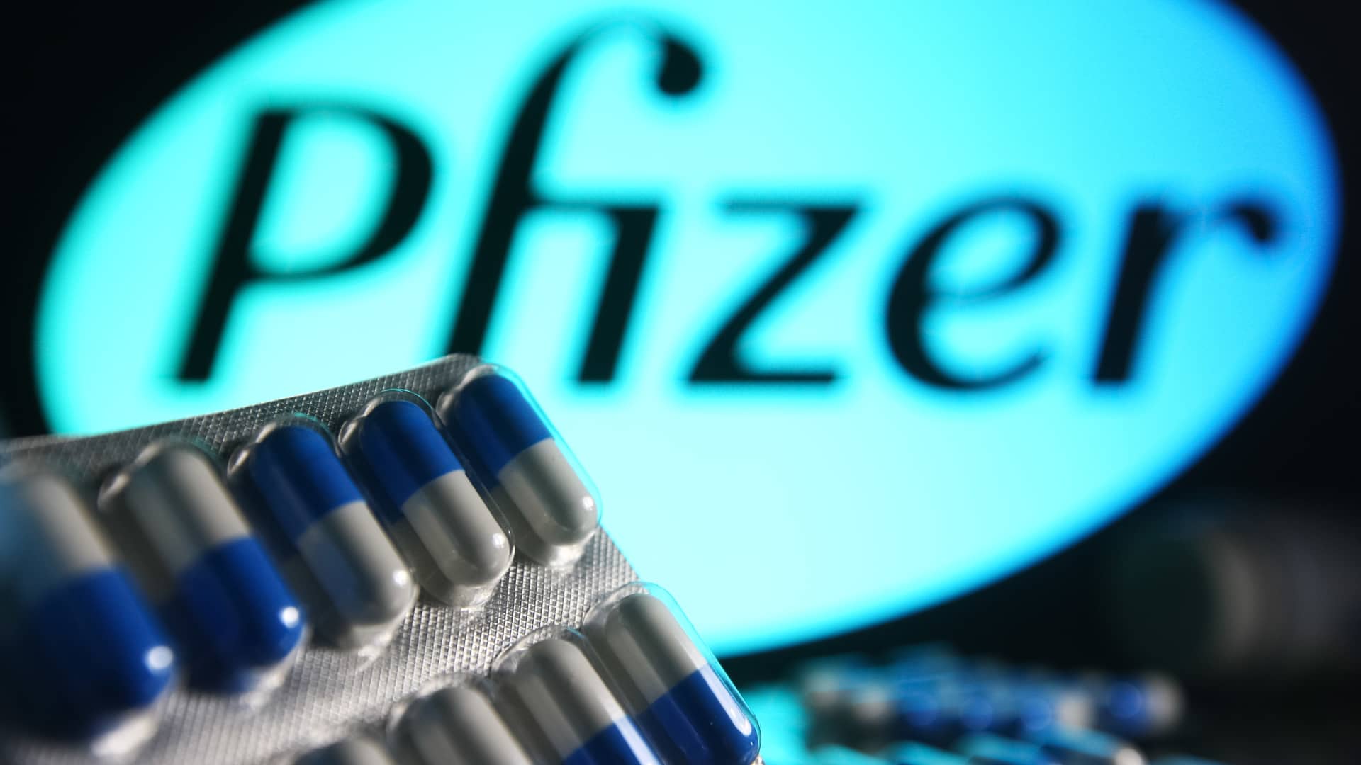 Pfizer to discontinue twice-daily version of weight loss pill
