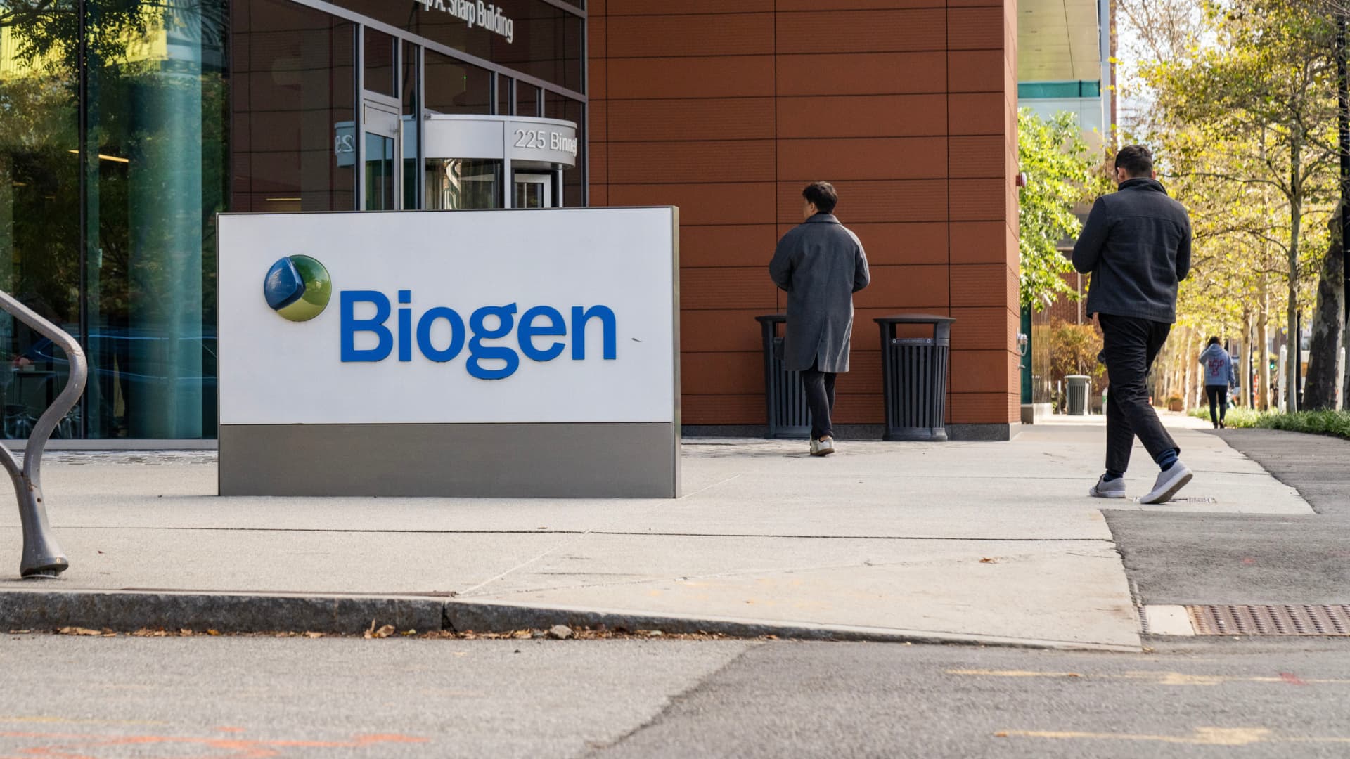Biogen drops Alzheimer's drug Aduhelm to focus on Leqembi, others